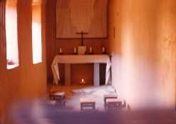 Algérie, intérieur chapelle C de Foucault à Tamanrasset.jpg (4391 octets)